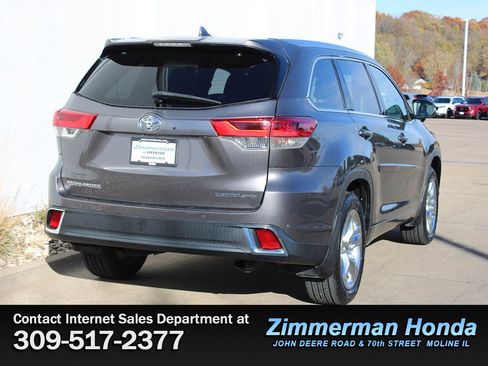 Used 2019 Toyota Highlander Limited image 2