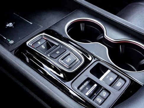 Used 2025 Honda Pilot Black Edition image 25