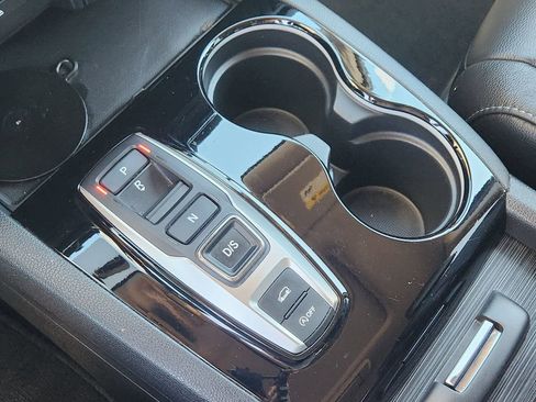 Used 2022 Honda Pilot Touring image 10