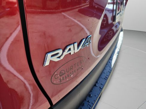 Used 2023 Toyota RAV4 XLE FWD image 9