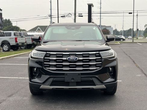 Used 2025 Ford Explorer Active w/ Active Comfort Package AWD/4WD image 2