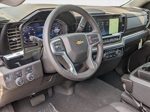 New 2025 Chevrolet Silverado 1500 LT image 3