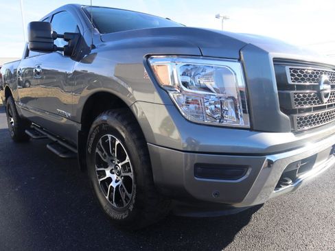 Used 2021 Nissan Titan SV w/ SV Convenience Package image 38