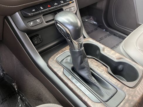 Used 2022 GMC Canyon Denali RWD image 25