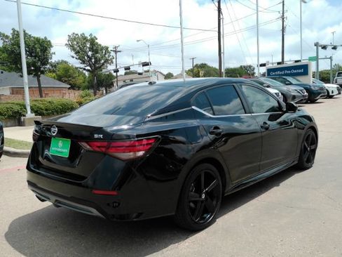 Used 2023 Nissan Sentra SR w/ SR Premium Package FWD image 8