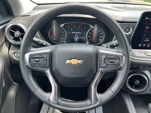 Used 2025 Chevrolet Blazer LT FWD image 18
