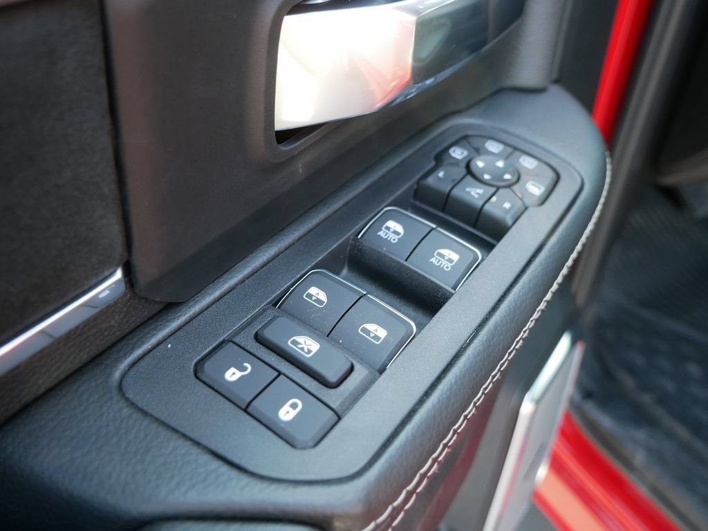 New 2026 RAM 2500 Laramie AWD/4WD image 8