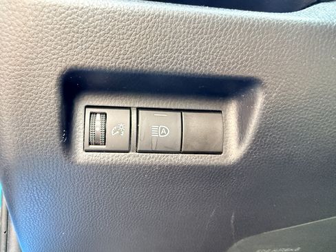 Used 2019 Toyota RAV4 LE w/ All Weather Liner Package AWD/4WD image 21