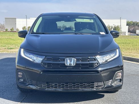Certified 2026 Honda Odyssey Touring image 3
