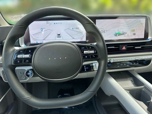 Used 2025 Hyundai Ioniq 6 SEL image 10