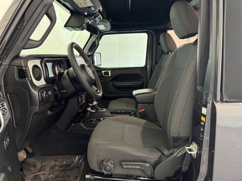 Used 2024 Jeep Wrangler Sport S image 19