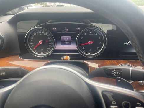 Used 2019 Mercedes-Benz E 300 4MATIC image 3