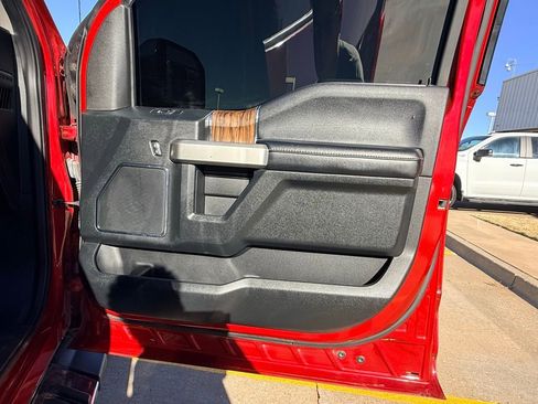 Used 2020 Ford F150 Lariat image 13