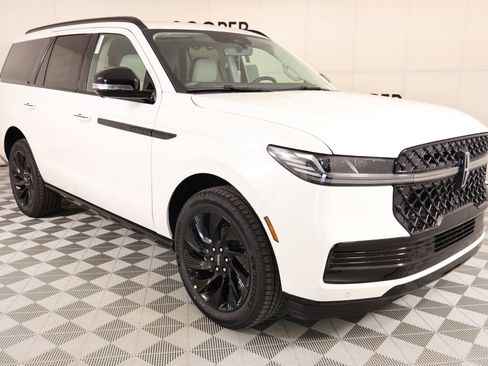 New 2026 Lincoln Navigator Reserve AWD/4WD image 1
