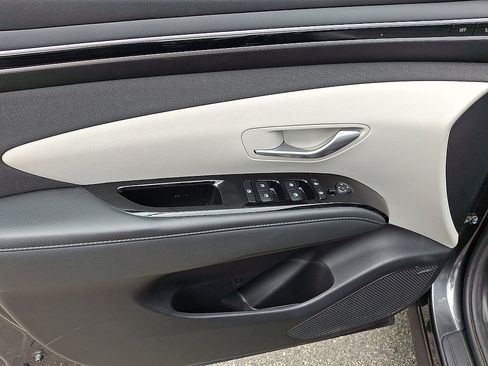 Used 2023 Hyundai Tucson Limited AWD/4WD image 2
