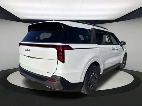 Used 2025 Kia Carnival SX image 11