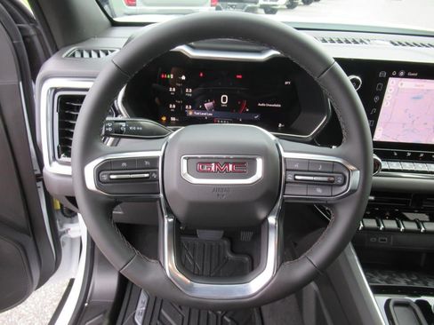 New 2026 GMC Canyon Elevation w/ Convenience Package image 17