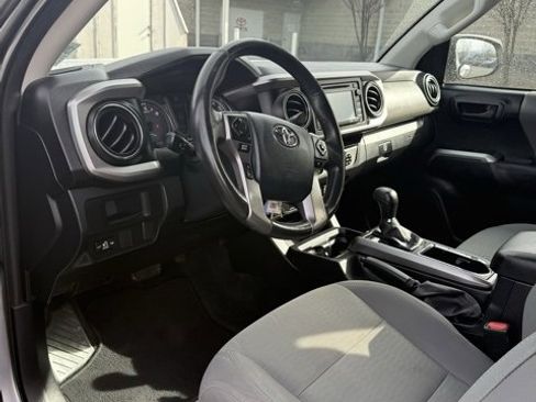 Used 2017 Toyota Tacoma SR5 image 15