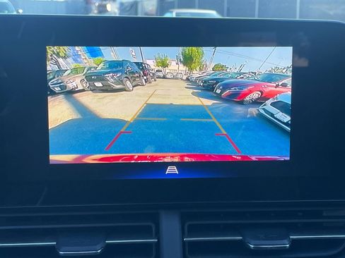 Used 2025 Chevrolet Trax LT image 17