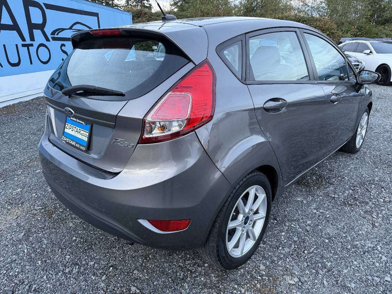 Used 2014 Ford Fiesta SE w/ Equipment Group 201B FWD image 3