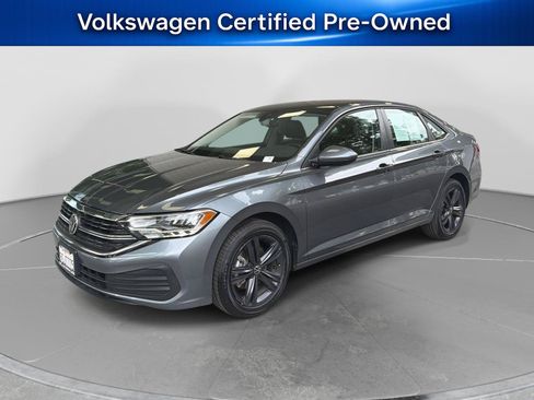 Certified 2023 Volkswagen Jetta SE w/ Panoramic Sunroof Package FWD image 1