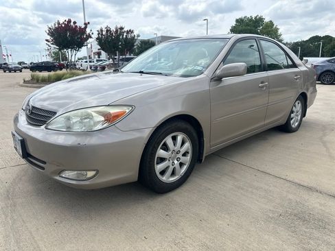 Used 2003 Toyota Camry XLE FWD image 1