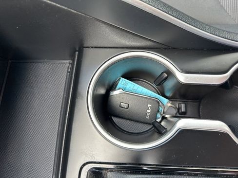 Used 2023 Kia K5 LXS image 36