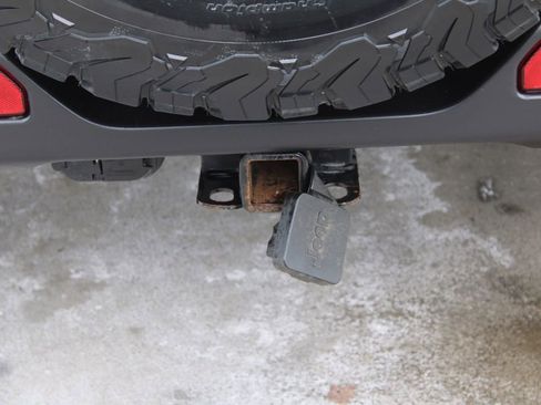 Used 2022 Jeep Wrangler Unlimited Rubicon w/ Cold Weather Group image 9