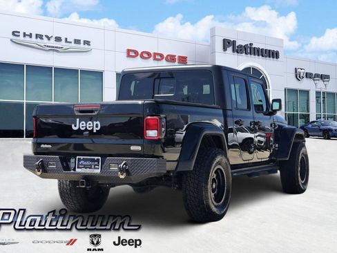 Used 2020 Jeep Gladiator Overland image 5