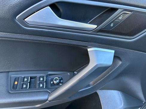 Used 2019 Volkswagen Tiguan SE image 13