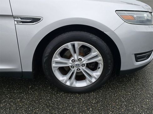 Used 2013 Ford Taurus SEL image 9