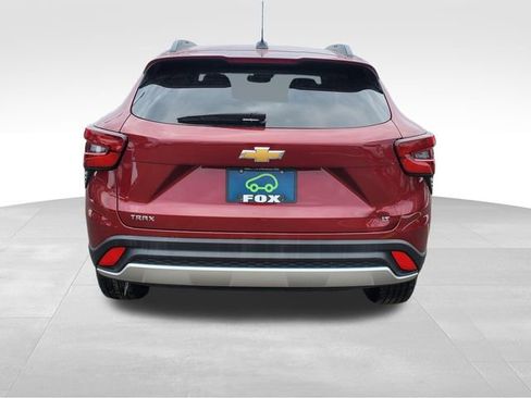 Certified 2024 Chevrolet Trax LT w/ Driver Confidence Package image 4