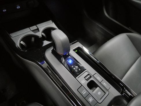 Used 2024 Toyota Prius Prime Premium image 25