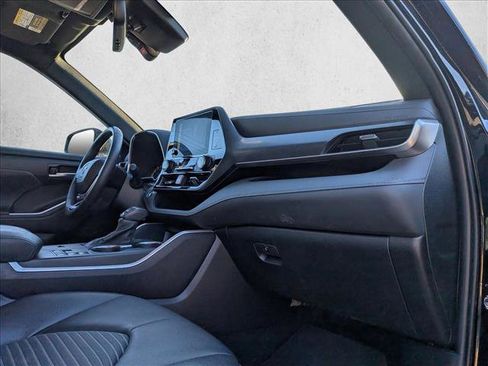 Used 2024 Toyota Highlander XSE image 22