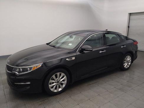 Used 2017 Kia Optima EX image 2