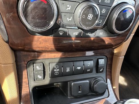 Used 2017 Buick Enclave Leather w/ Trailering Package image 3