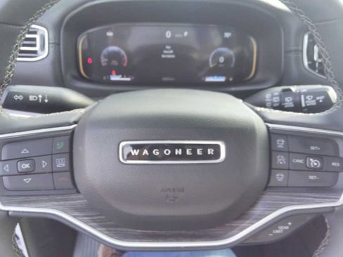 Used 2024 Jeep Wagoneer Series II w/ Flexible Seating Group image 10