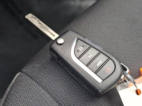 Used 2023 Toyota Corolla LE image 33