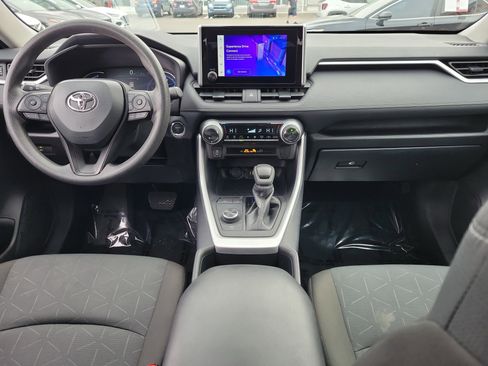 Used 2025 Toyota RAV4 XLE image 9