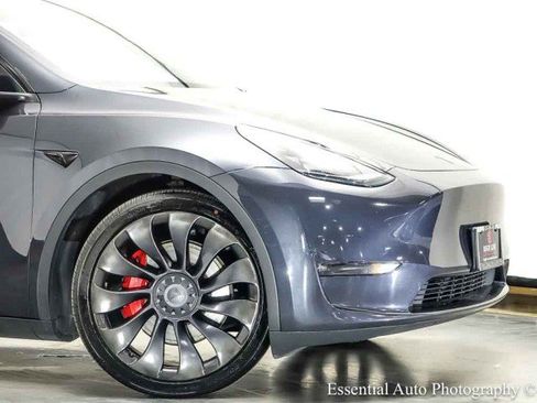 Used 2024 Tesla Model Y Performance AWD/4WD image 2