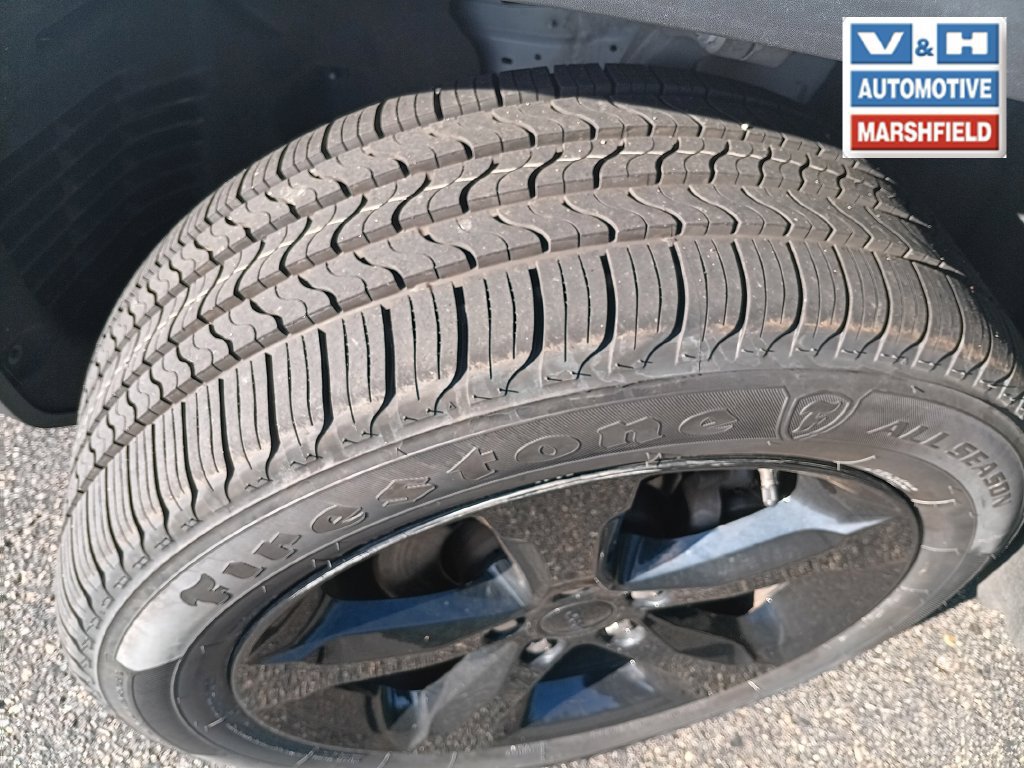 Used 2023 Jeep Grand Cherokee Altitude AWD/4WD image 2