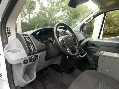 Used 2019 Ford Transit 250 130 Low Roof RWD image 6