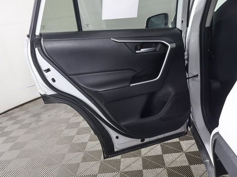 Used 2025 Toyota RAV4 XLE image 23