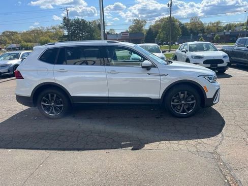 Used 2023 Volkswagen Tiguan SE AWD/4WD image 18