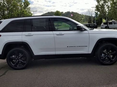 New 2026 Jeep Grand Cherokee Limited AWD/4WD image 9