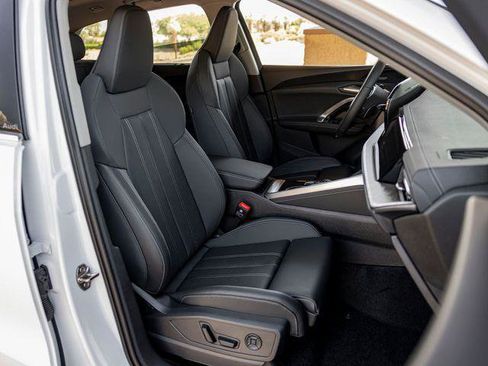 Certified 2025 Audi Q5 Premium Plus w/ Premium Plus image 25