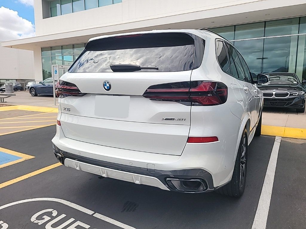 Certified 2024 BMW X5 xDrive40i w/ Executive Package AWD/4WD image 4