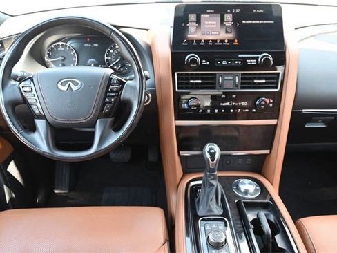 Used 2024 INFINITI QX80 Sensory image 10