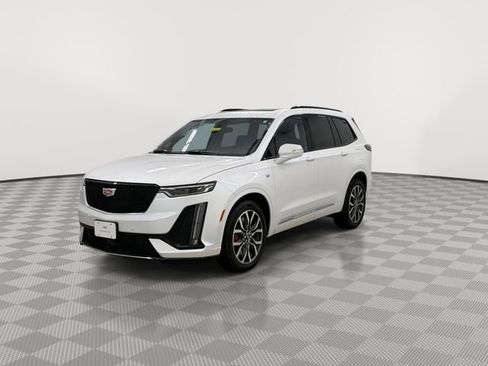 Certified 2025 Cadillac XT6 Sport w/ Platinum Package image 4