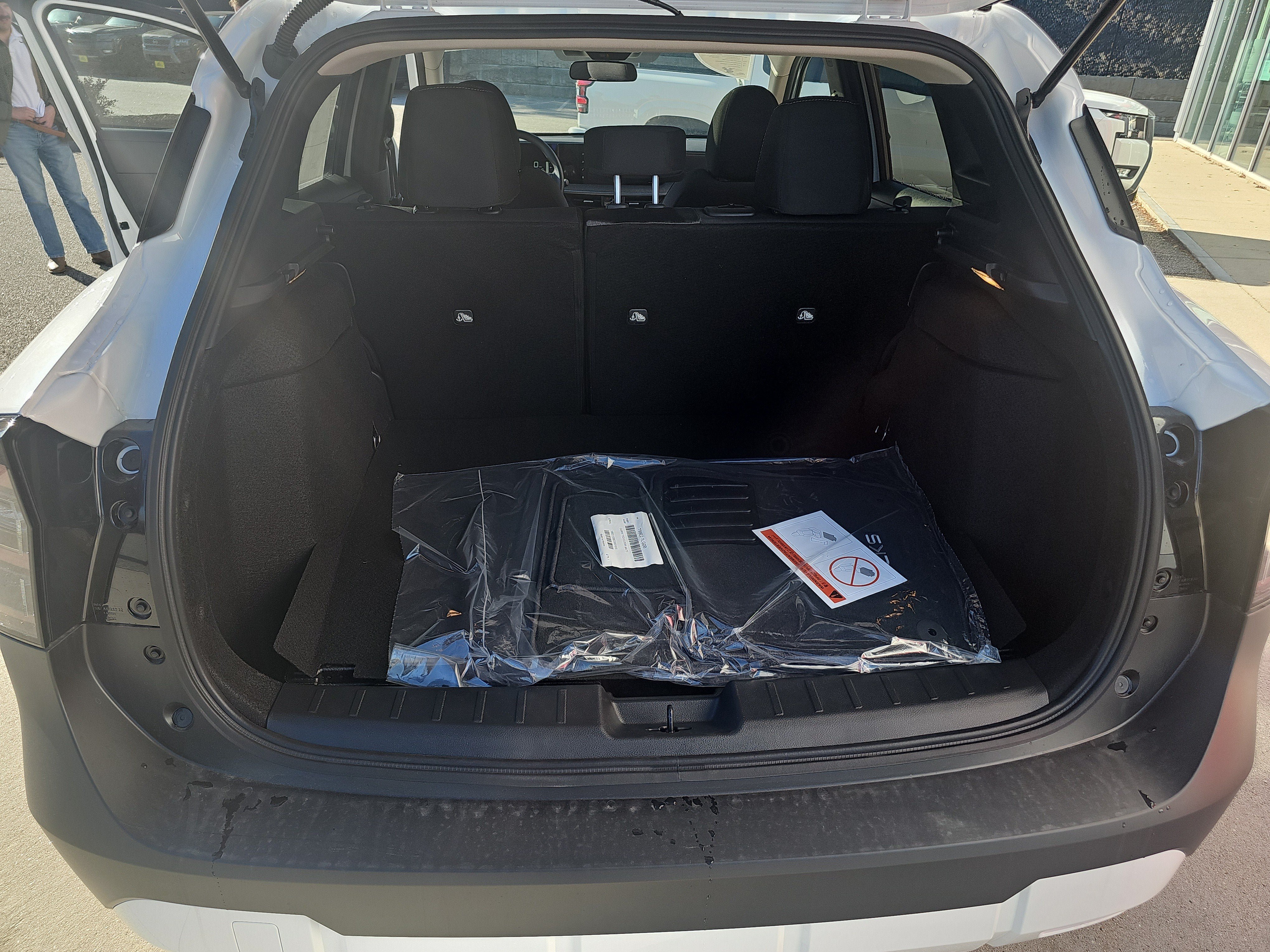 New 2027 Nissan Kicks SV w/ SV Premium Package AWD/4WD image 16